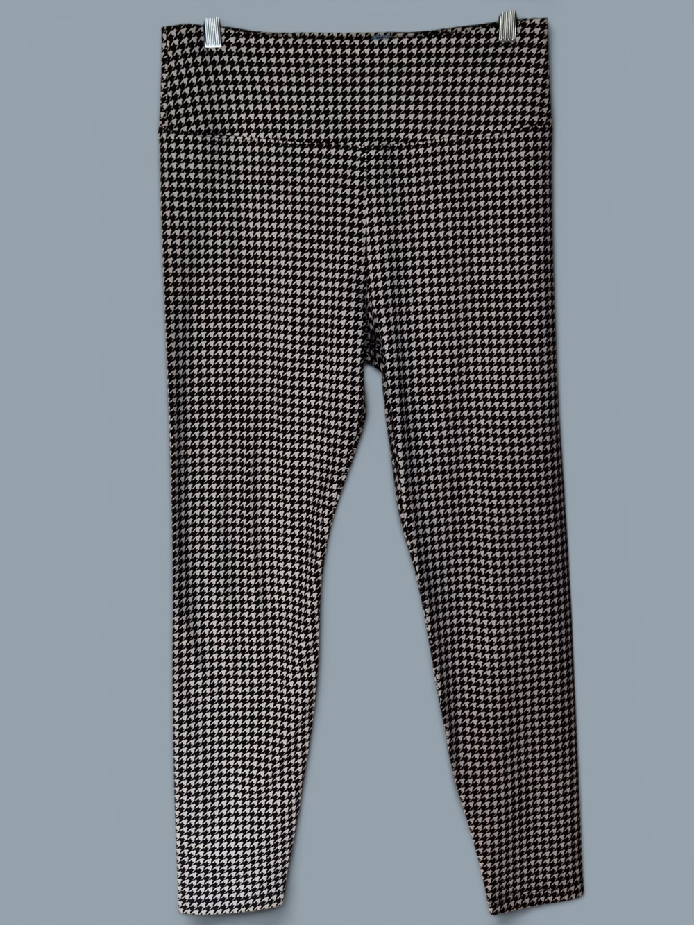 Lou & Grey Black and White Houndstooth Ponte Leggings
